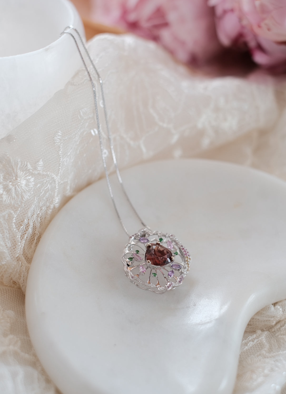 The Lotus Pendant / Brooch