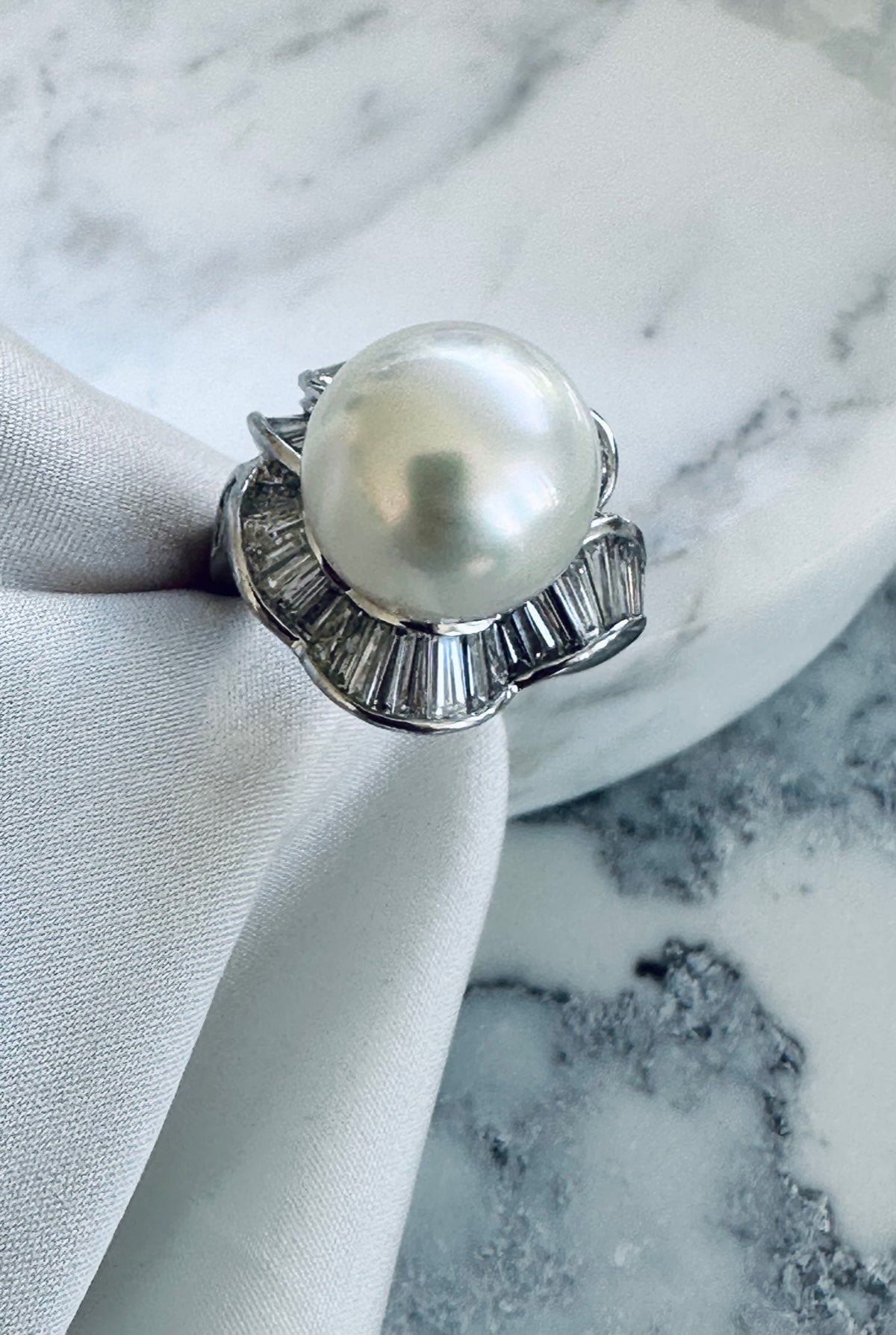 White South Sea Pearl Diamond Ring