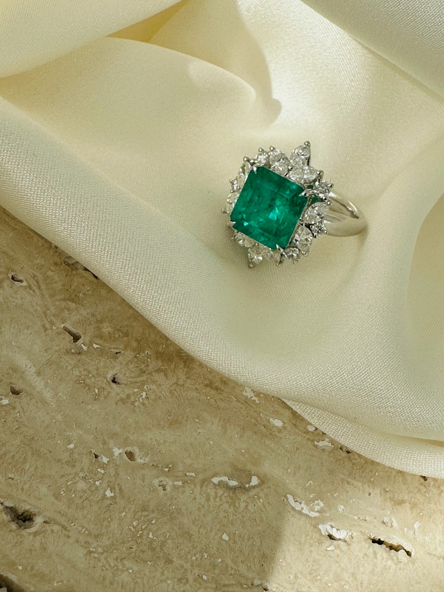 Colombian Emerald and Diamond Ring