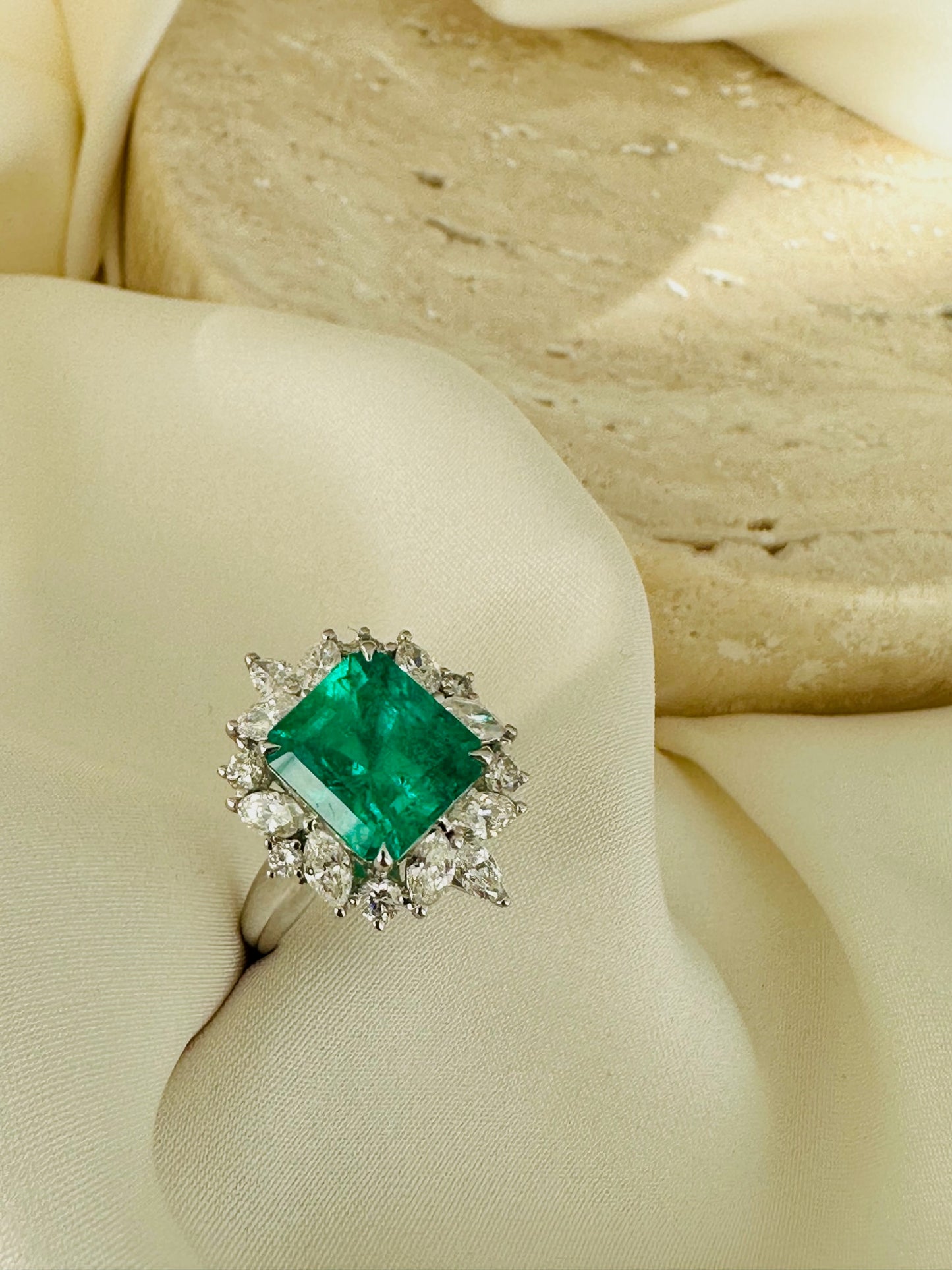 Colombian Emerald and Diamond Ring