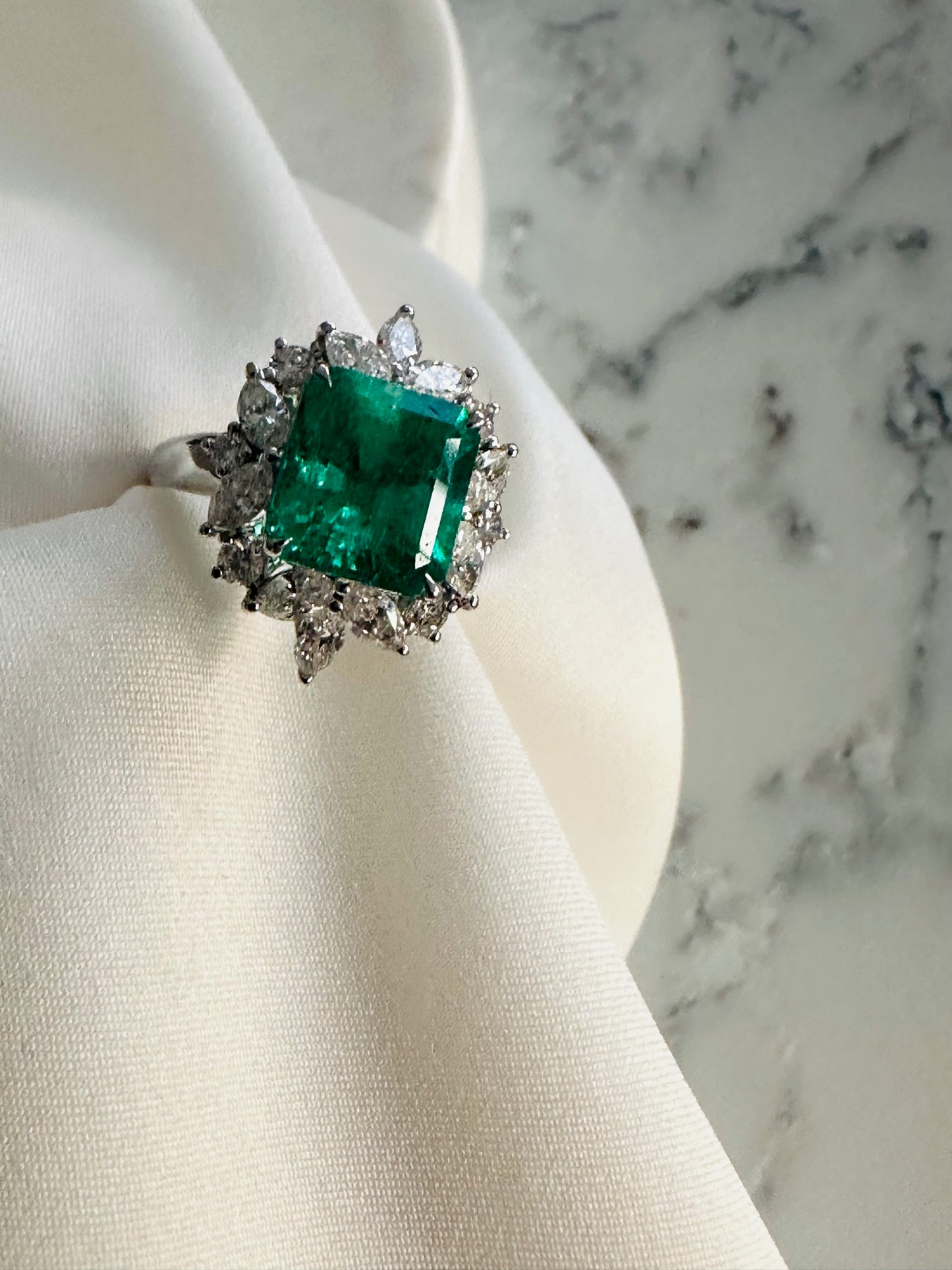 Colombian Emerald and Diamond Ring