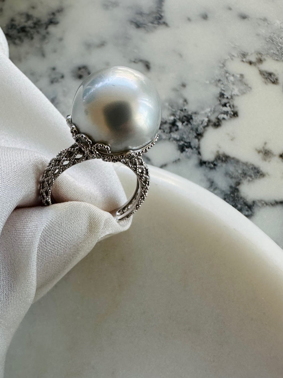 White South Sea Pearl Ring