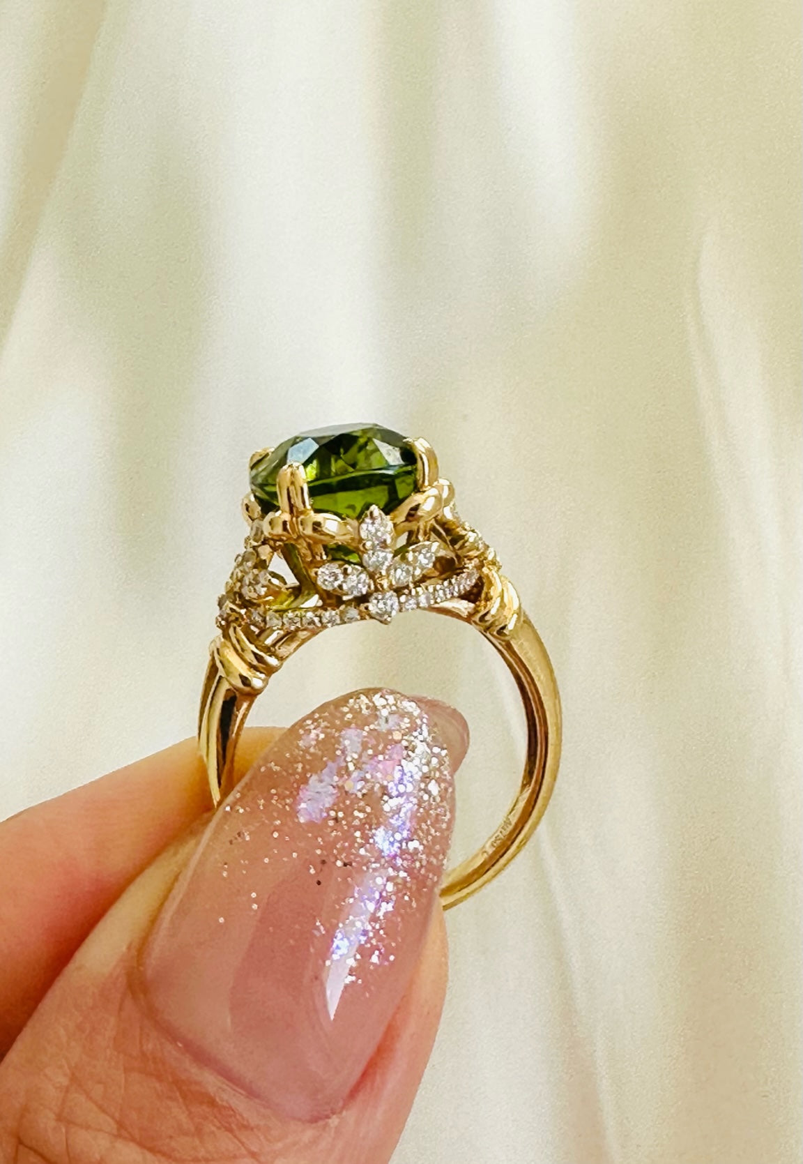 ﻿Green Tourmaline Diamond Ring